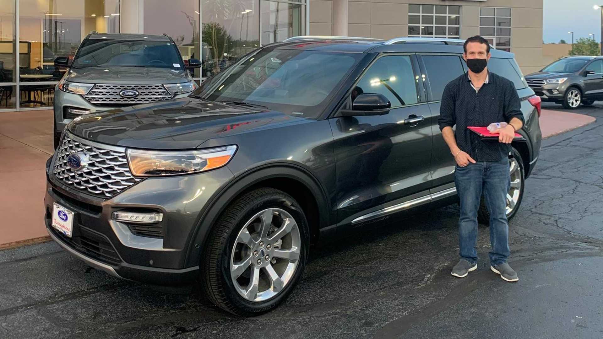 KCPD: Man used stolen ID to purchase a $58k SUV, then posed for a photo at the dealership - Vimarsana News
