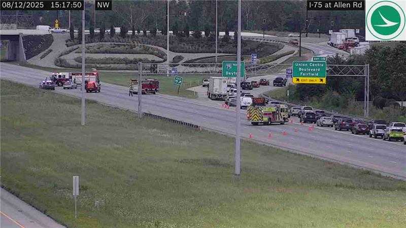 3 in critical condition, including child, after crash on I-75 in West ...