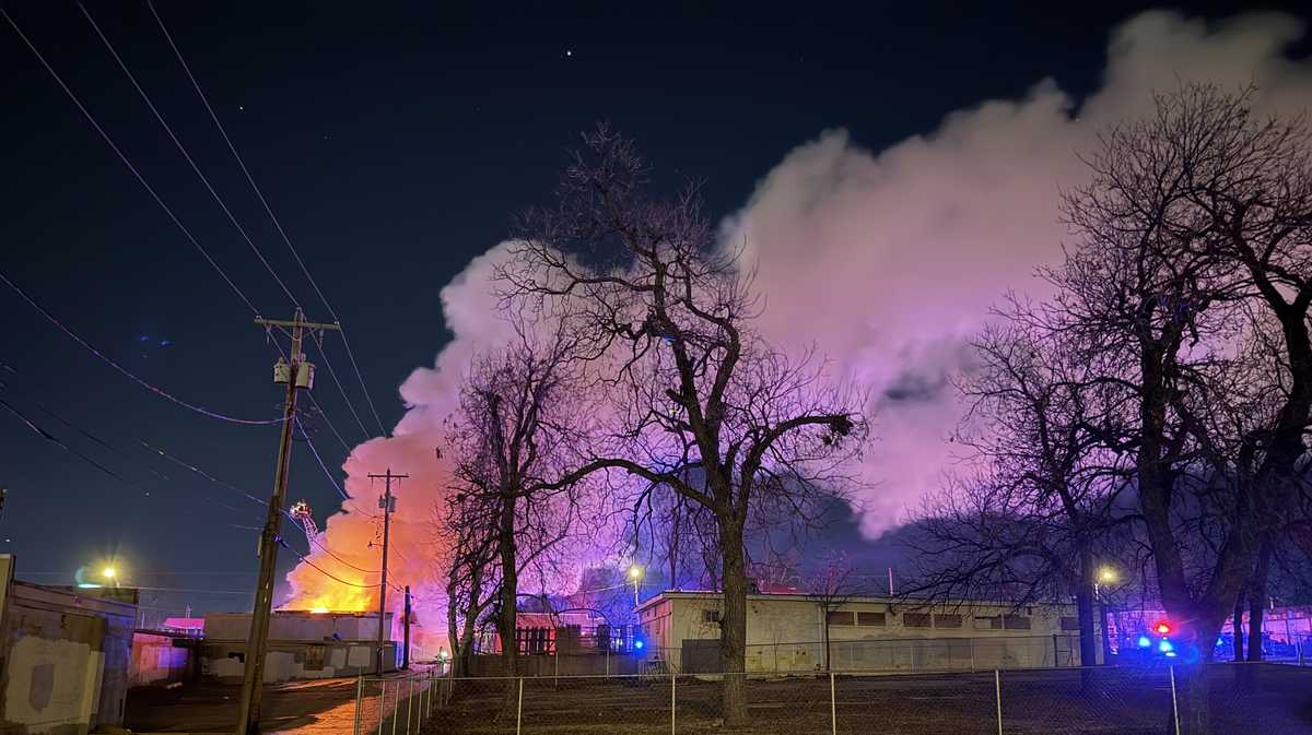 Oklahoma City crews respond to commercial fire in NW OKC - KOCO