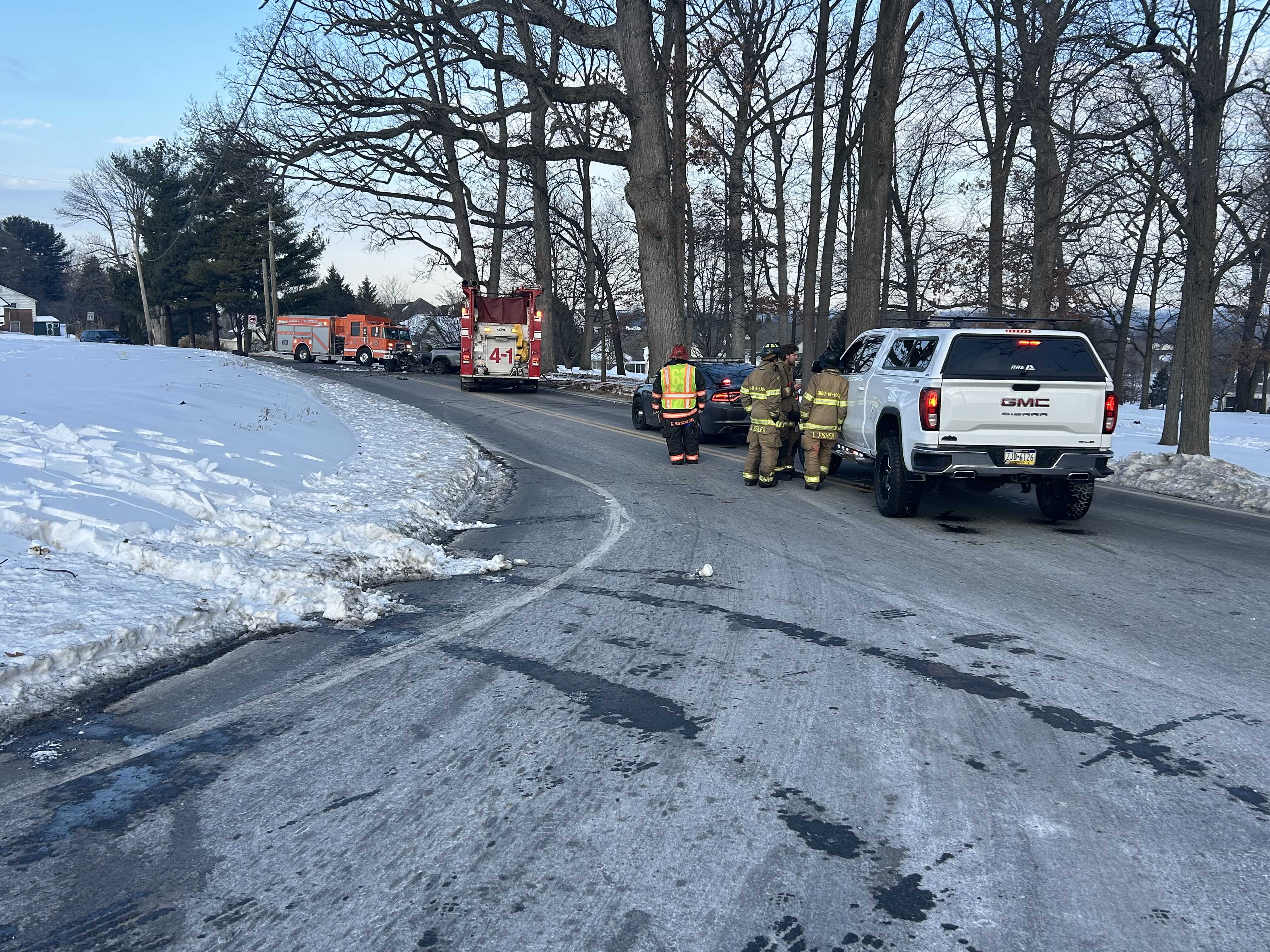Man dies after pickup truck crashes into tree in Lancaster County, Pa ...
