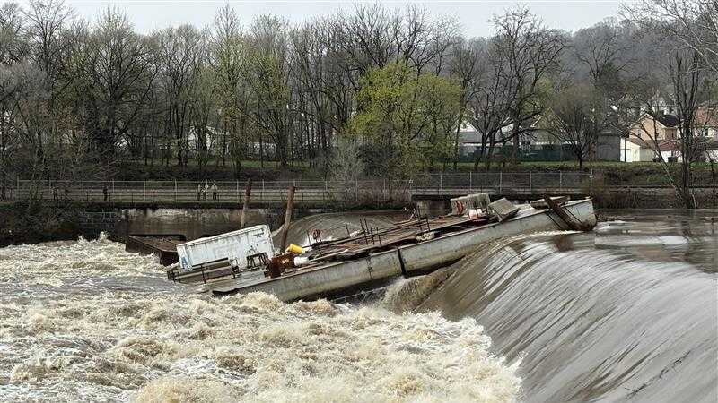VIDEO: Barge crashes after breaking loose and gets stuck over dam in Pennsylvania