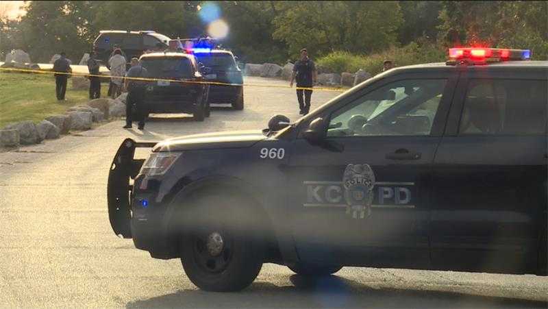 Man dies after being found with gunshot wounds in a Kansas City park