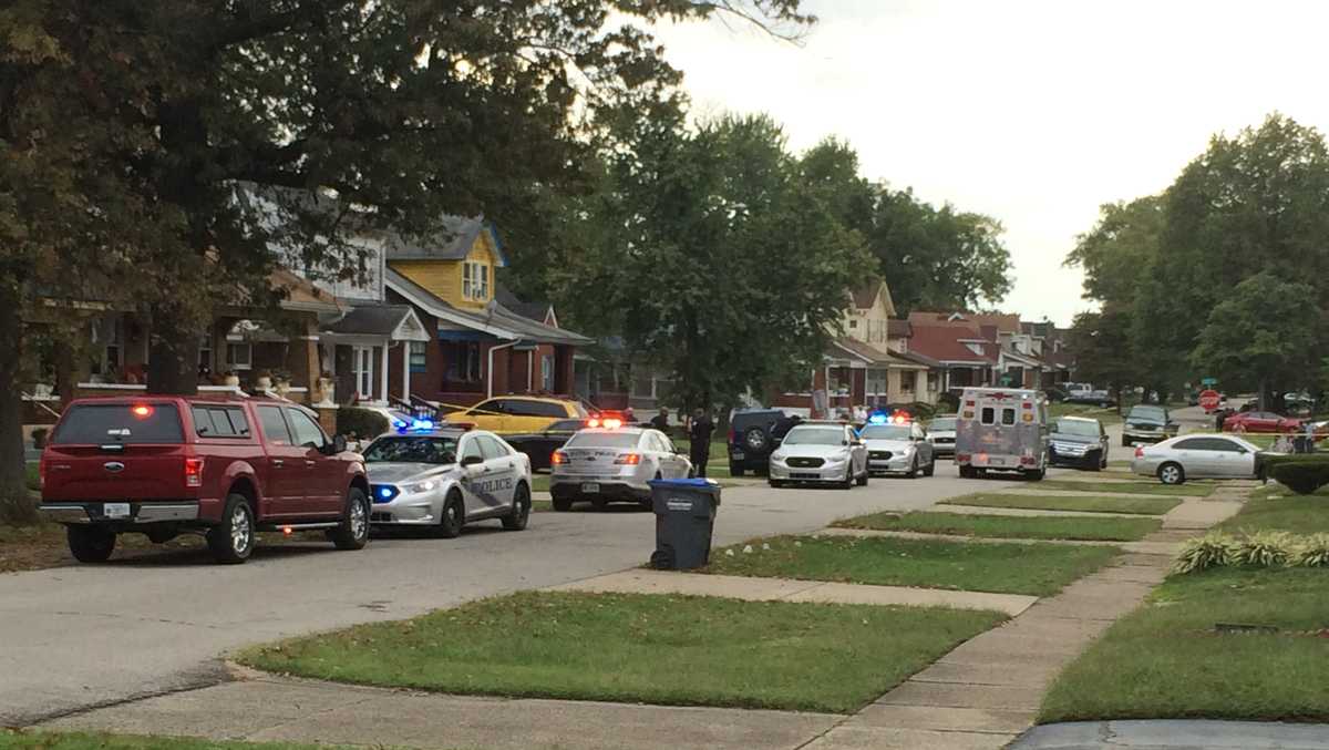 Louisville police investigate deadly double shooting