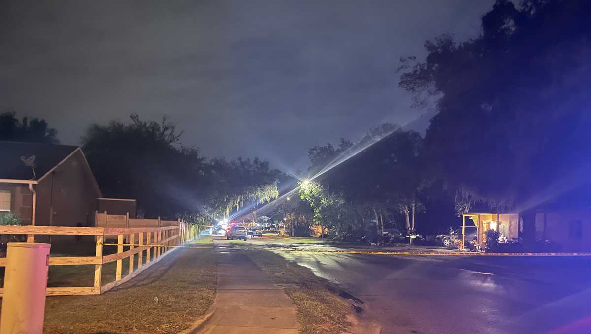 Man found dead in vehicle in South Apopka, police say