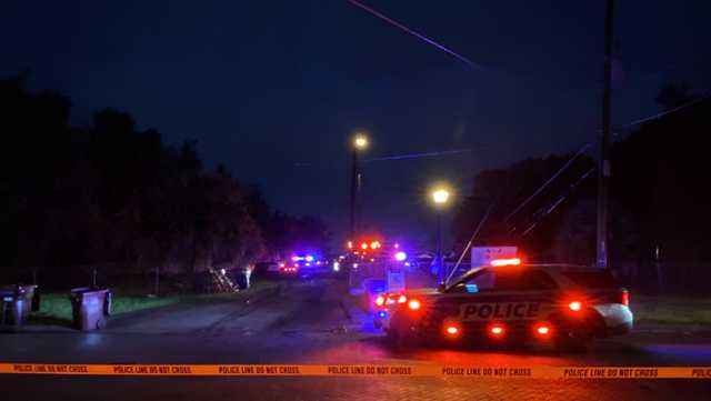 1 hurt, 1 missing on Lake Fairview after lightning reports - Vimarsana News