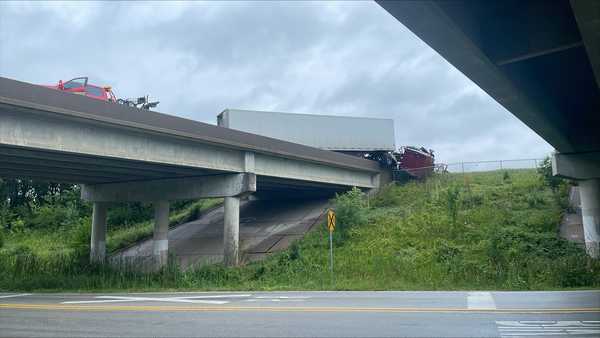 a semi blocked southbound lanes on highway 65 south of altoona