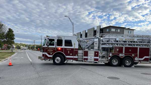 des moines fire department responding to ruptured gas line