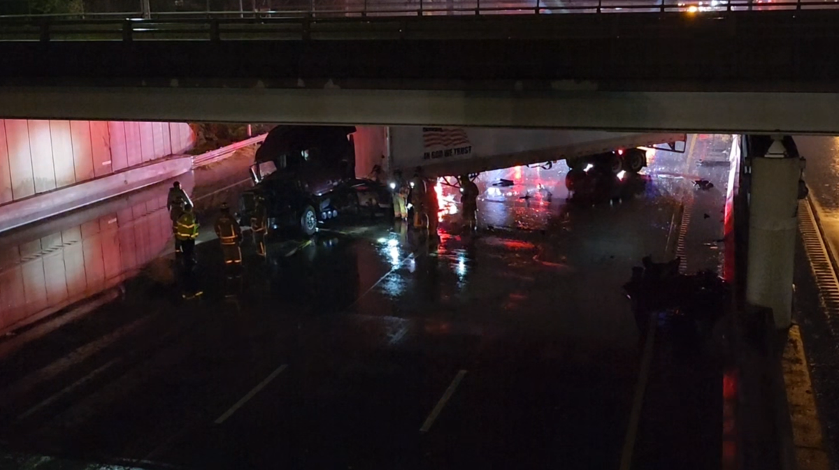 Jackknifed semi causes traffic headaches on I-75 in the West End