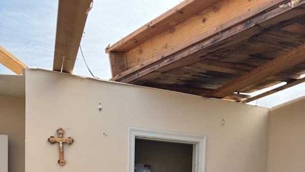 Wife, son lie over quadriplegic man in upstairs bedroom as tornado strikes Elkhorn home - Vimarsana News