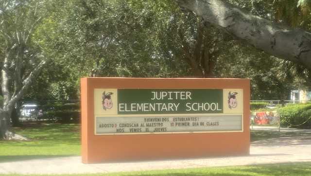 Marlins Organization hands out school supplies at Florida elementary school - Vimarsana News