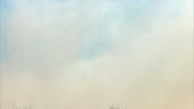 Council Bluffs brush fire, high winds sends smoke into Omaha area - Vimarsana News