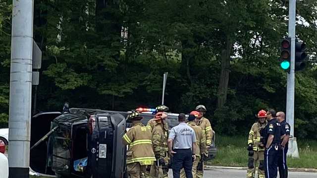 Omaha rollover crash seriously injures 1 person