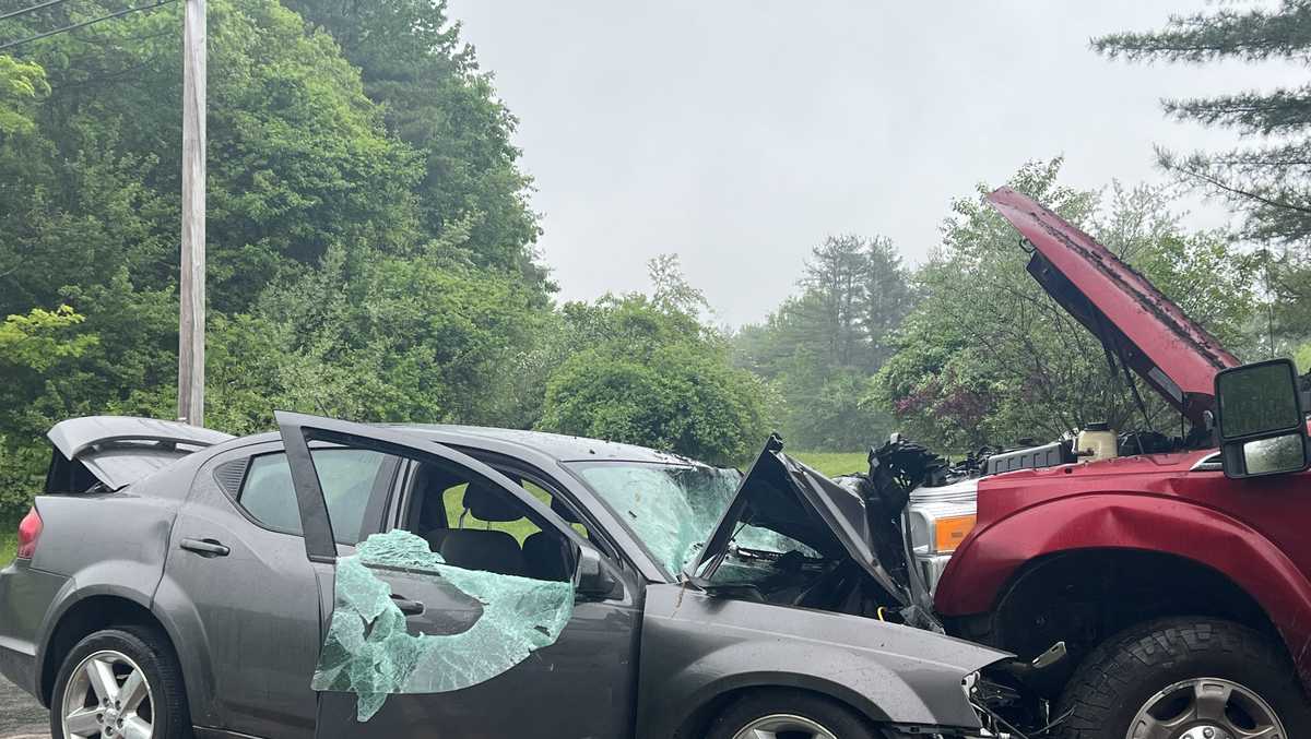 Two adults, child hurt in head-on crash with landscaping truck in Scarborough – WMTW Portland