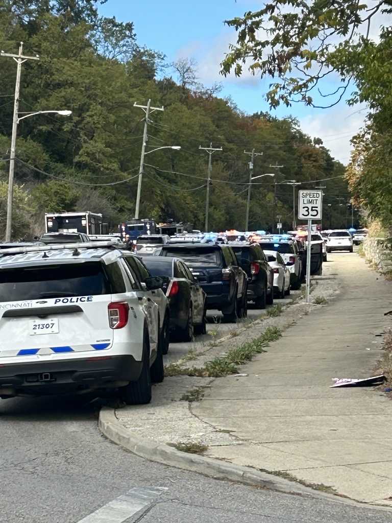 Suspect in custody after pursuit leads to SWAT standoff in Winton Hills ...