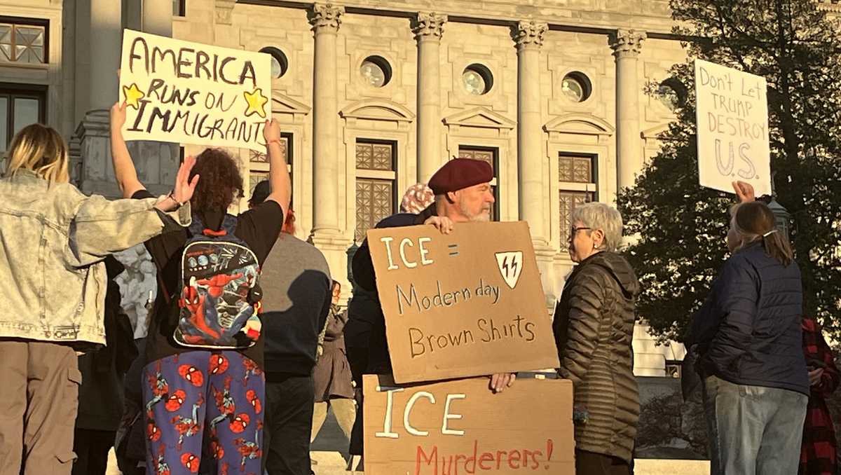 Palestine group holds 'emergency' protest against ICE at Capitol steps, another protest in Lancaster