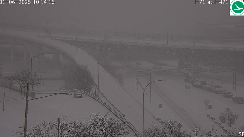 Lanes shut down on I-471 northbound in Mt. Adams