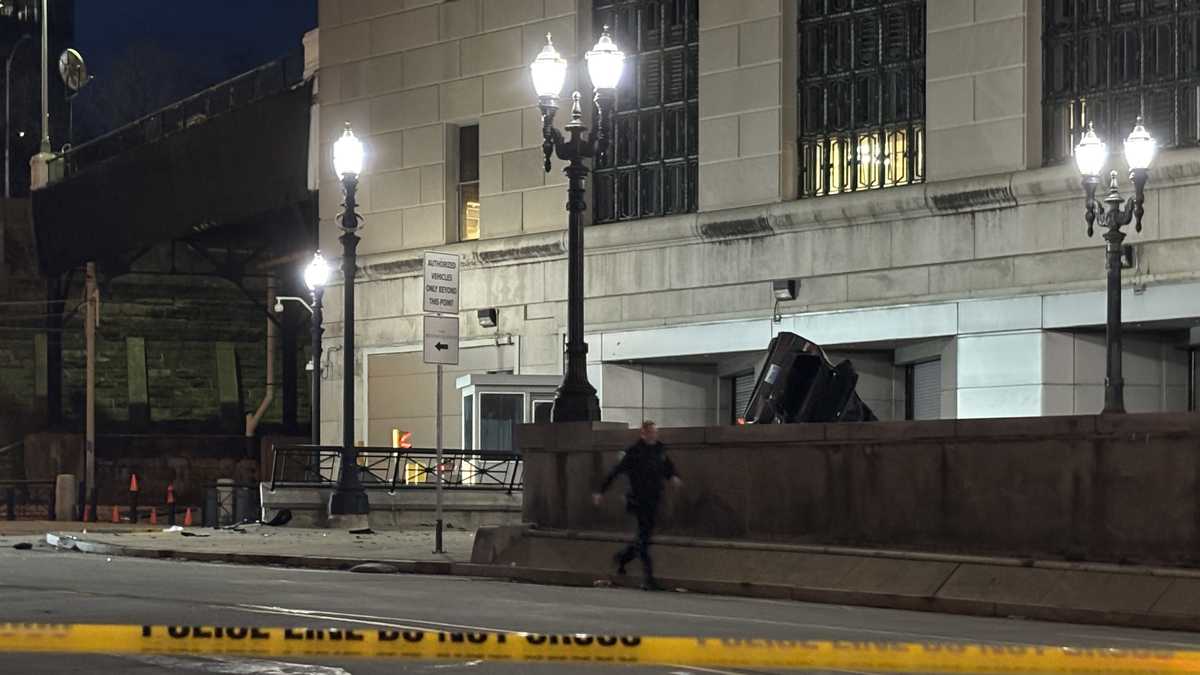 Crash in busway downtown sends several people to the hospital