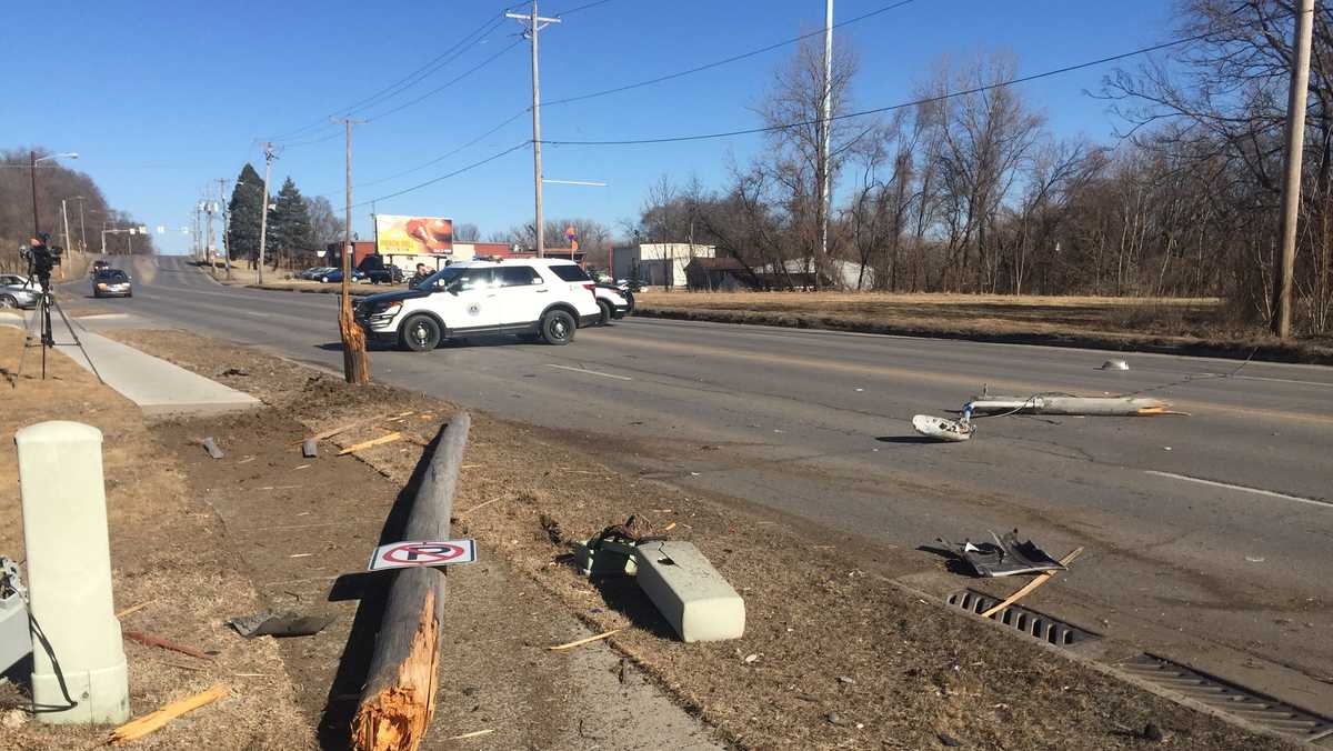 Crash knocks out power pole