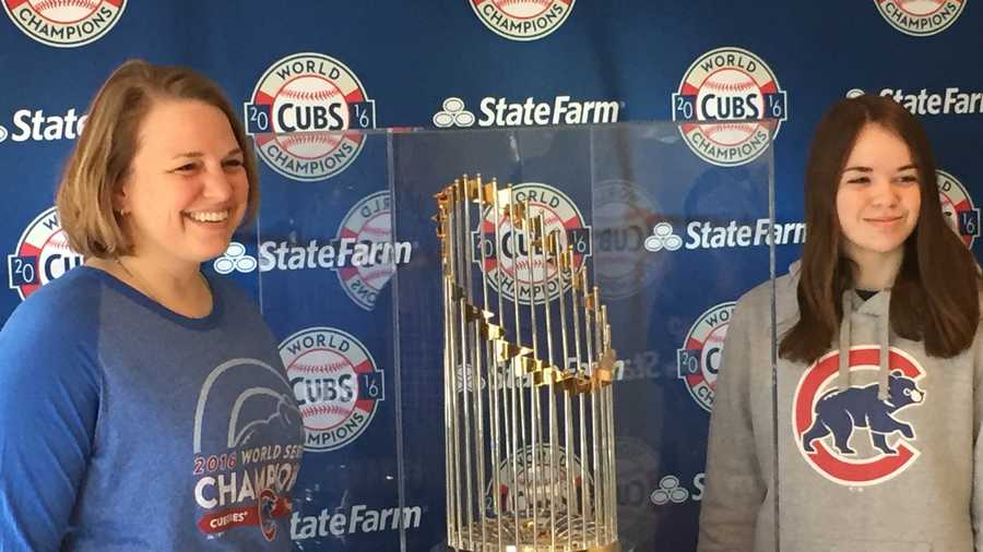 World Series trophy in Des Moines: The 5 best photos from Cubs fans