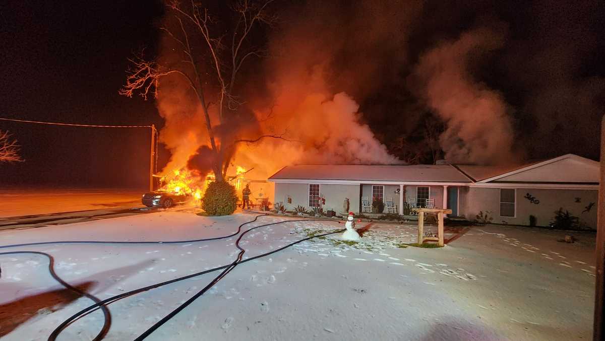 Fire Strikes Home in Wayne County Amid Snowy Morning - WJCL