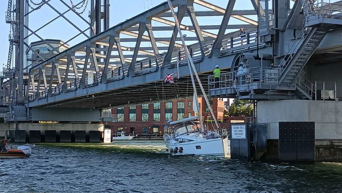 sailboat hits bridge