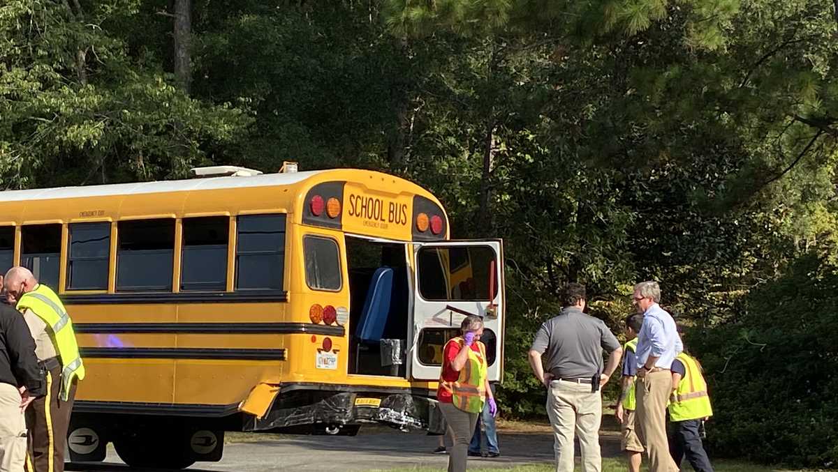 Bryan County: 2 people taken to the hospital after bus crash