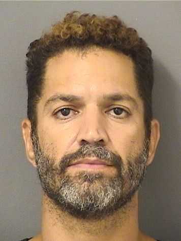 Florida man accused of animal cruelty to 2 parakeets