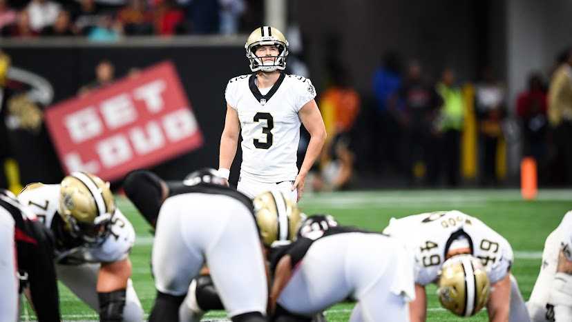 Saints' Wil Lutz misses game-tying field goal by inches, ball hits post  twice