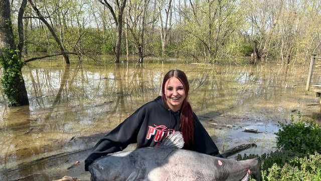 Ohio teen breaks state record after catching 'monster-sized' 101 pound blue catfish - Vimarsana News