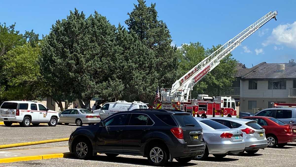 24 units damaged in fire at Albuquerque apartment complex