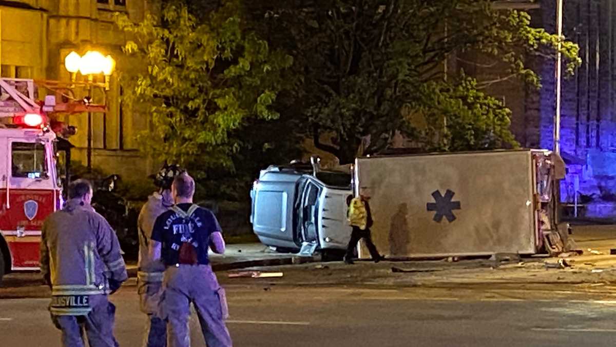 1 killed in crash involving Louisville Metro ambulance in downtown