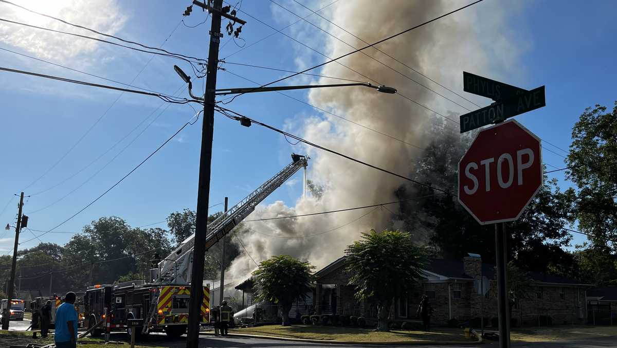Crews working abandoned house fire in Birmingham