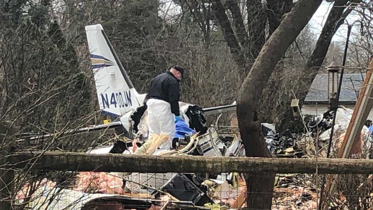 Homeowner says he left an hour before plane crashed into his home ...