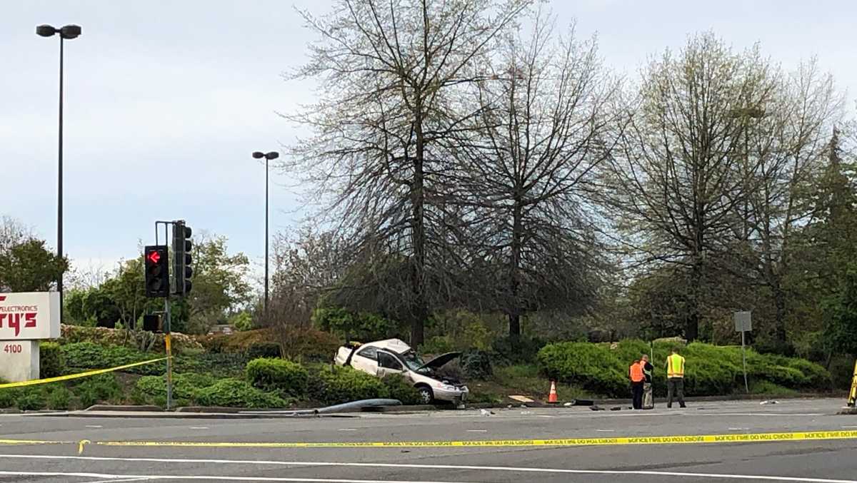 Police chase ends in deadly Sacramento crash