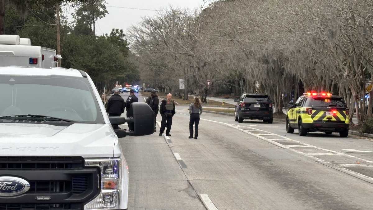 Suspicious package shuts down traffic by Savannah's Jewish Educational Alliance