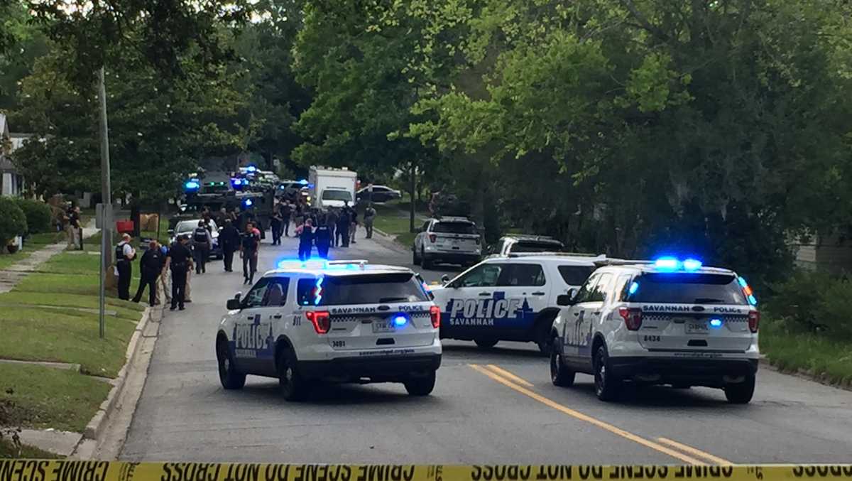 One man taken into custody after Savannah Police SWAT standoff