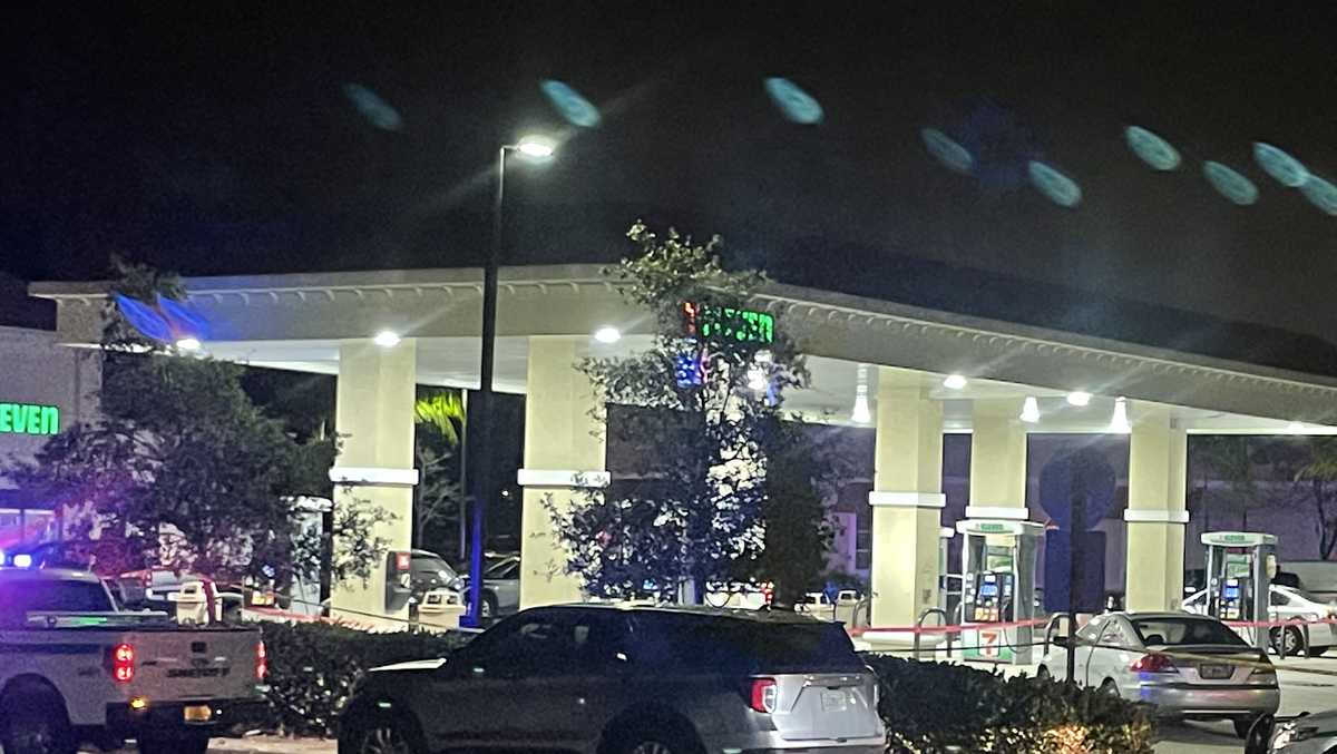 Three people taken to hospital after Florida shooting at 7Eleven