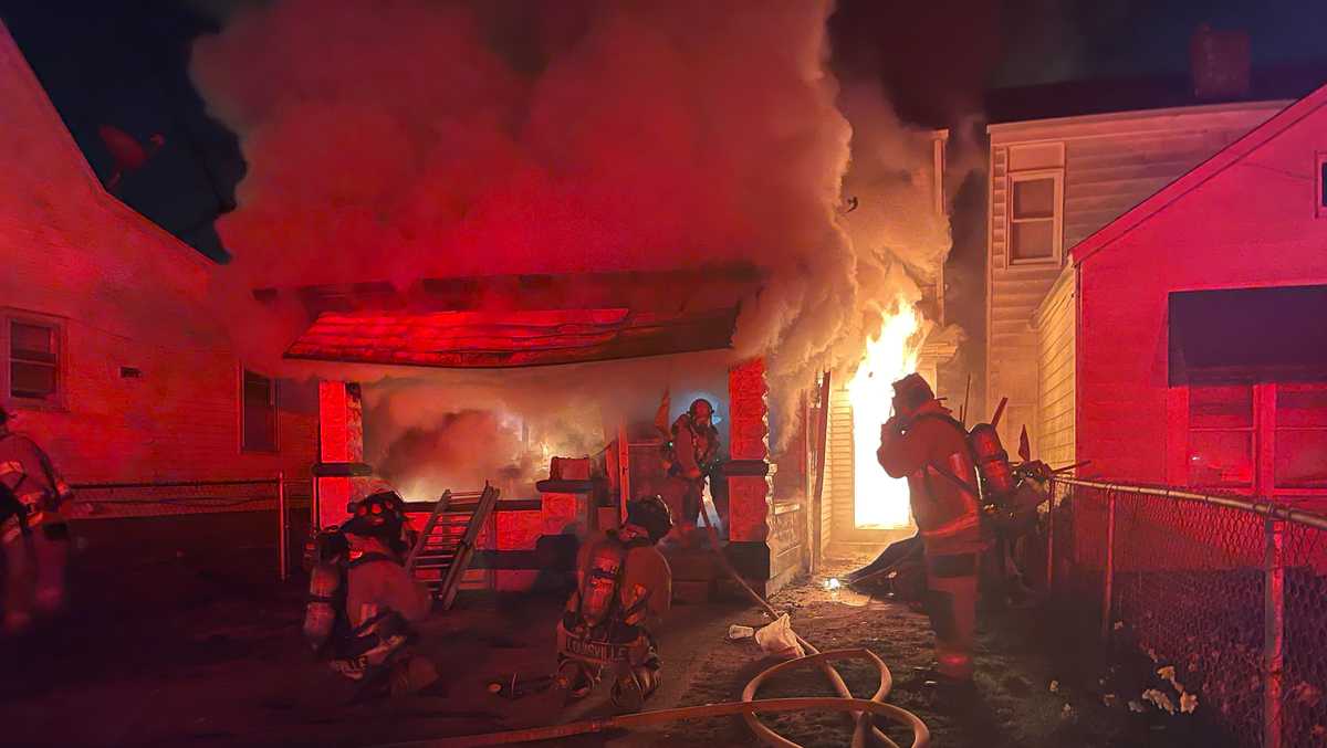 Space heater sparks fire, destroys home in Louisville