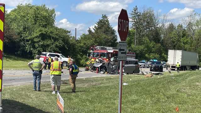 Police: 16-year-old dead, woman seriously injured after crash in Warren County - Vimarsana News