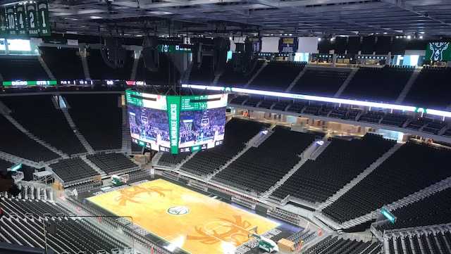 Milwaukee Wisconsin Usa April 15 2019 Milwaukee Bucks Arena Prepped For The  Playoffs Stock Photo - Download Image Now - iStock