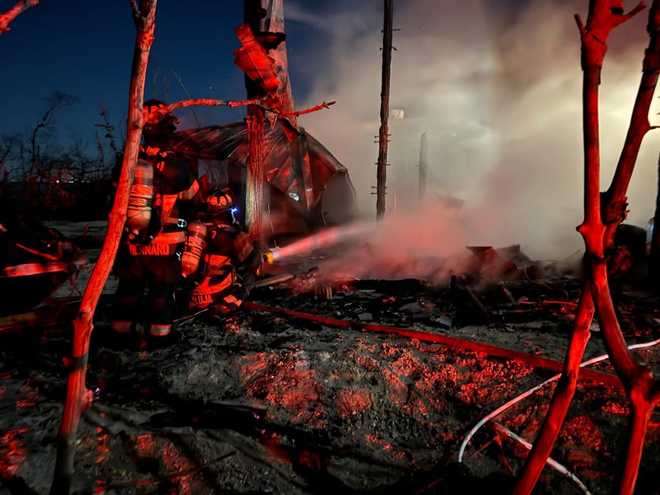 Crescent Island structure fire