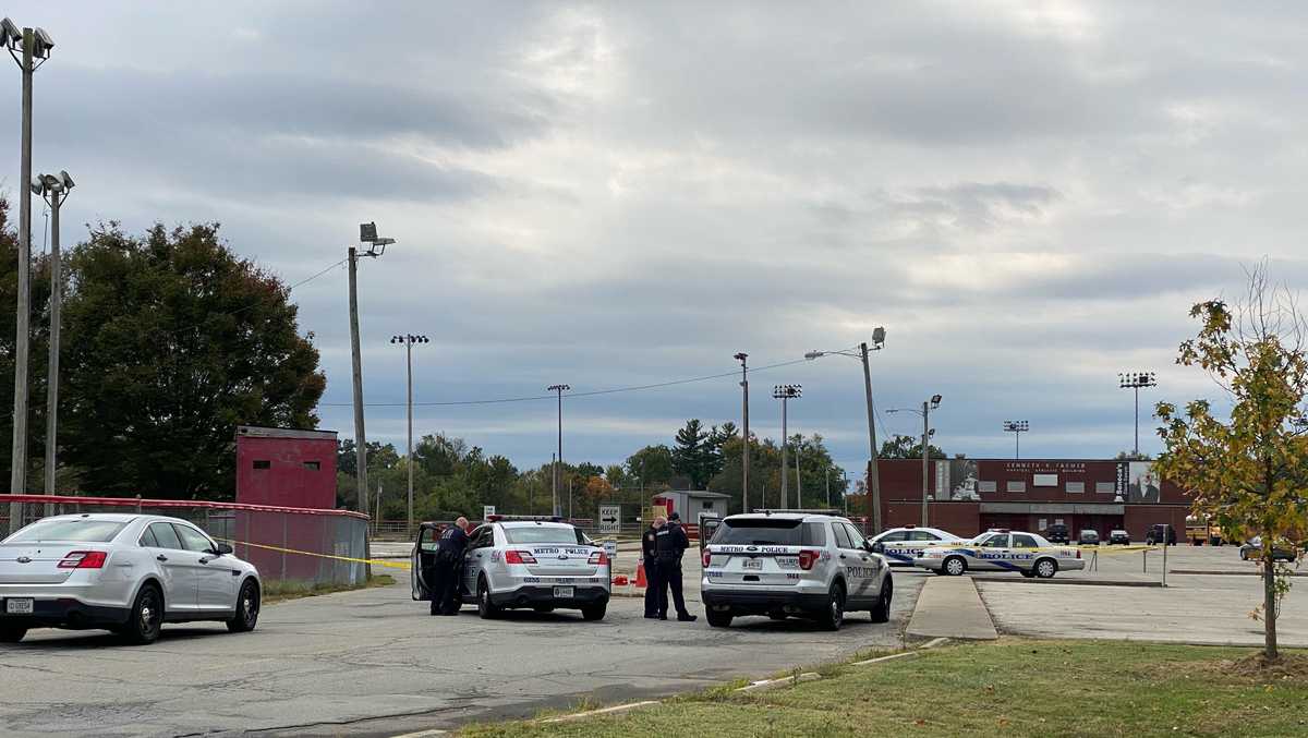 LMPD: 3 minors injured in shooting near Seneca High School