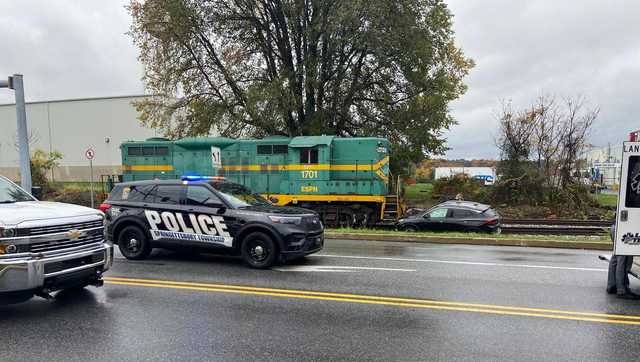 Car crashes in the stationary train car in York County - Vimarsana News