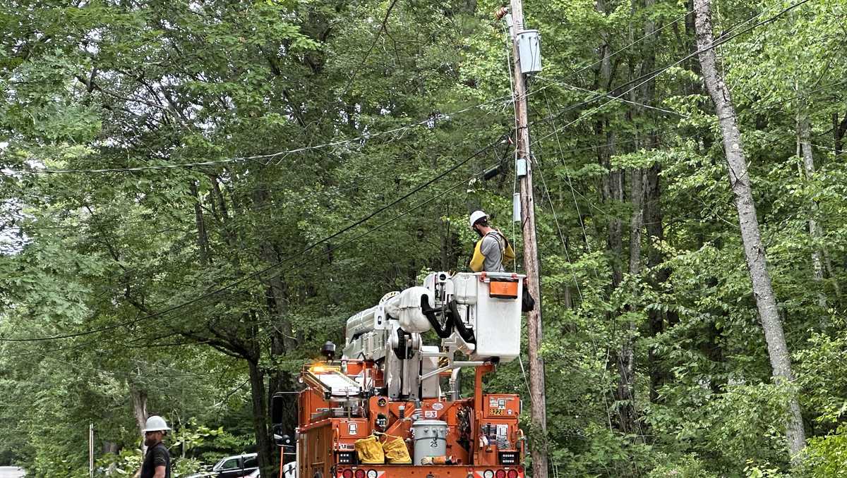 Thousands without power as strong winds blow through Maine