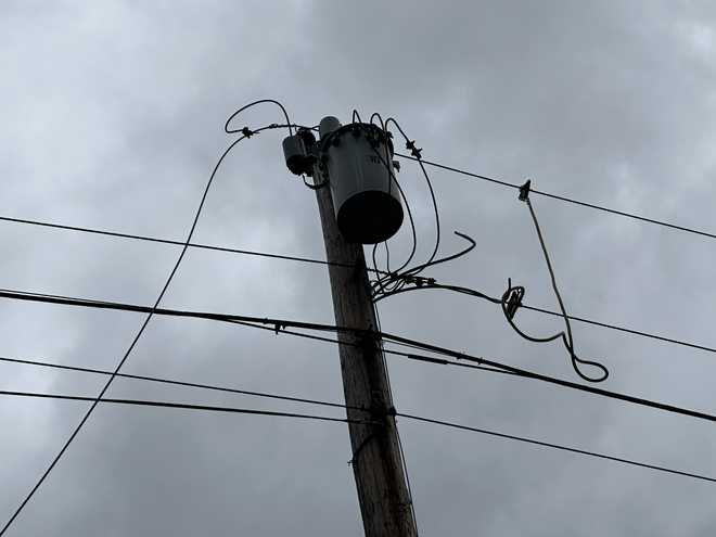 Thousands without power as strong winds blow through Maine