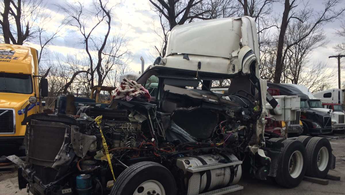 PHOTOS Tractortrailer crushed in 40car pile up