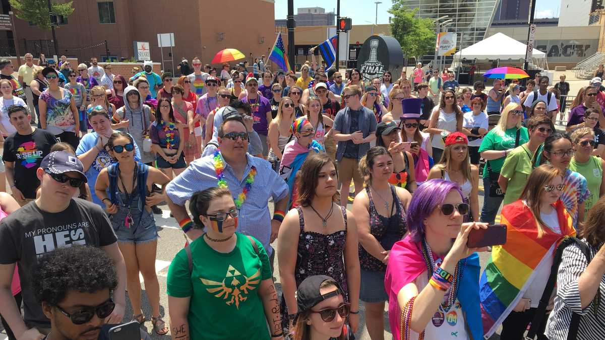 Thousands line streets for rally and march at Pittsburgh Pride