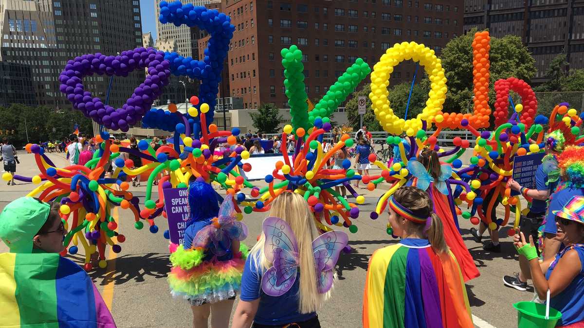 Thousands line streets for rally and march at Pittsburgh Pride