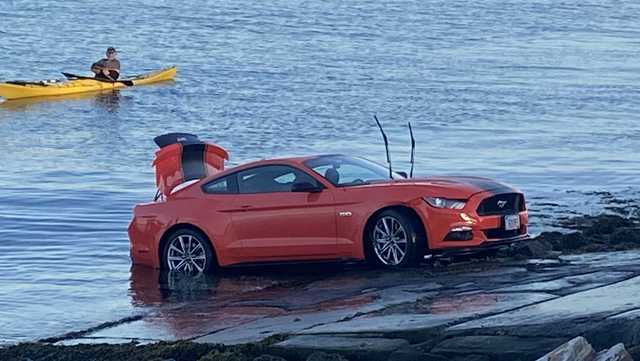 Lobsterman pulls driver from vehicle that ended up in the ocean - Vimarsana News