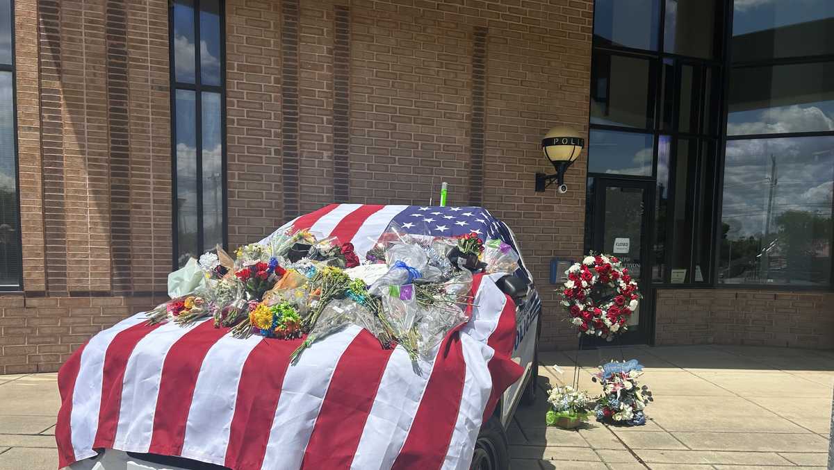 Charlotte community mourns the loss of 4 fallen officers